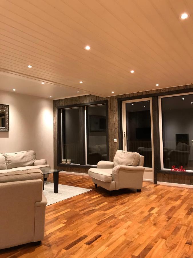 Villa Med Jacuzzi Og Nydelig Utsikt Gravdal  Екстер'єр фото
