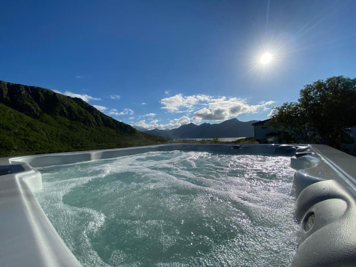 Villa Med Jacuzzi Og Nydelig Utsikt Gravdal  Екстер'єр фото